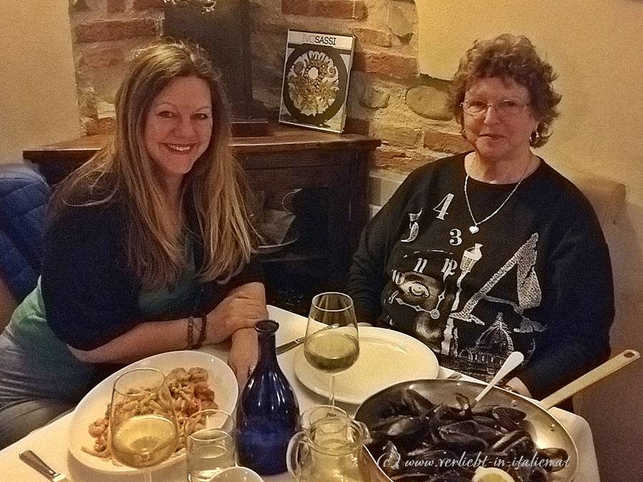 Elena reist mit ihrer Mama durch Italien