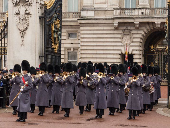 Militärorchester am Buckingham Palace