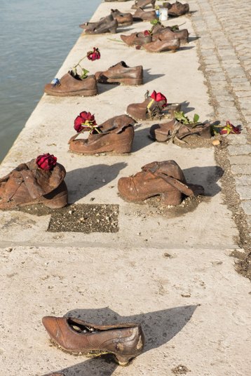 Mahnmal Schuhe an der Donau