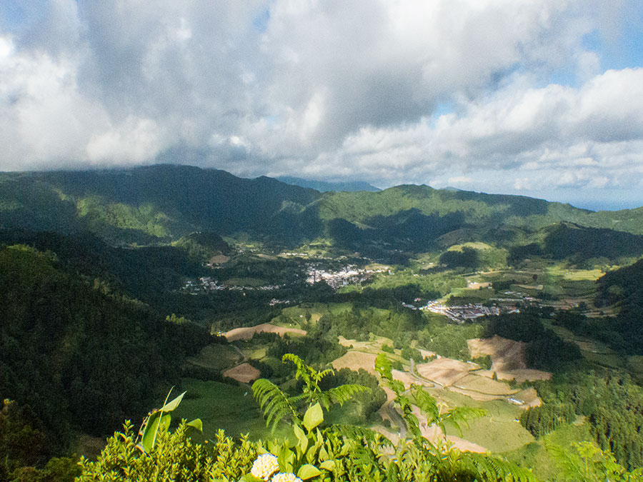 Sicht vom Pico do Ferro auf Furnas