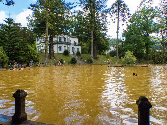 Sao-Miguel-Terra-Nostra-Schwimmbecken