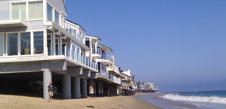 Häuserreihen in Malibu